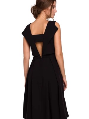 Zdjęcie produktu Elegancka rozkloszowana sukienka z dekoltem na plecach czarna Sukienki.shop