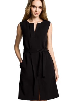 Zdjęcie produktu Elegancka sukienka trapezowa bez rękawów z paskiem w talii czarna Sukienki.shop