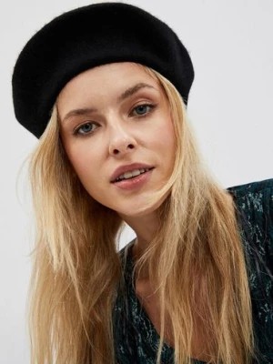Zdjęcie produktu Elegancki beret damski czarny z ozdobnymi dżetami Moodo