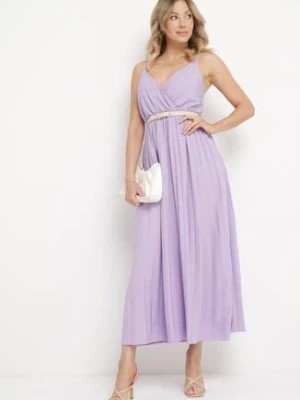 Zdjęcie produktu Fioletowa Rozkloszowana Sukienka Długa z Kopertowym Dekoltem na Ramiączkach Asmerria