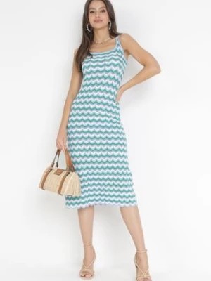 Zdjęcie produktu Fioletowo-Niebieska Dzianinowa Sukienka Midi na Ramiączkach z Geometrycznym Wzorem Kayle