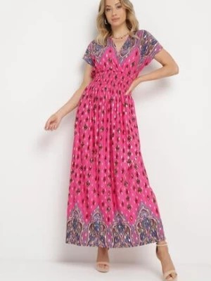 Zdjęcie produktu Fuksjowa Wiskozowa Sukienka Maxi o Kopertowym Kroju w Ornamentalny Print Racida