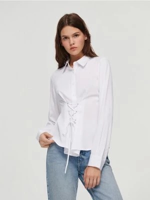 Zdjęcie produktu Gładka koszula z gorsetowym wiązaniem biała House