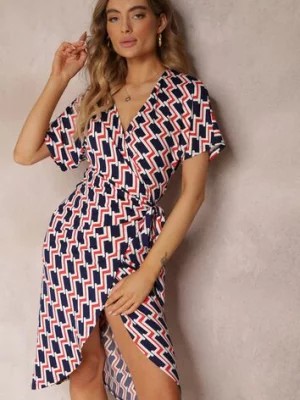 Zdjęcie produktu Granatowa Kopertowa Sukienka Wiązana w Pasie w Geometryczny Wzór Aphrosia