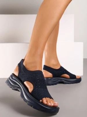 Zdjęcie produktu Granatowe Sportowe Sandały z Elastyczną Cholewką z Cyrkoniami i Tłoczoną Podeszwą Dariena