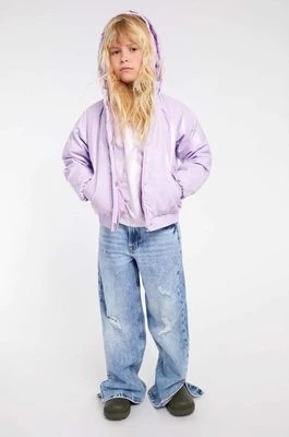 Zdjęcie produktu Guess kurtka dziecięca kolor fioletowy