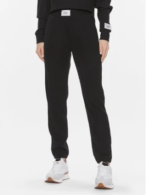 Zdjęcie produktu Guess Spodnie dresowe Aislin V4RB01 KC2T0 Czarny Regular Fit