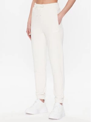 Zdjęcie produktu Guess Spodnie dresowe Dalya V3GB11 KAIJ1 Biały Regular Fit