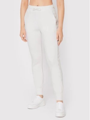 Zdjęcie produktu Guess Spodnie dresowe V2YB18 K7UW2 Biały Regular Fit