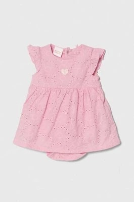 Zdjęcie produktu Guess sukienka bawełniana niemowlęca kolor różowy mini rozkloszowana