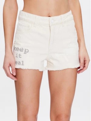 Zdjęcie produktu Guess Szorty jeansowe Mom W3GD26 D4Y00 Biały Regular Fit
