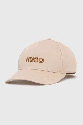 Zdjęcie produktu HUGO czapka z daszkiem bawełniana kolor beżowy z aplikacją