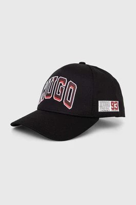 Zdjęcie produktu HUGO czapka z daszkiem bawełniana kolor czarny z nadrukiem 50513381