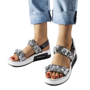 Zdjęcie produktu Inna Srebrne sandały na koturnie z kwiatkami Stamford srebrny