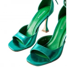 Zdjęcie produktu Inna Zielone błyszczące sandały na szpilce z paskiem Delinda