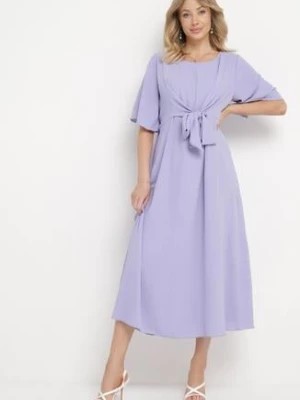 Zdjęcie produktu Jasnofioletowa Sukienka Maxi z Ozdobnym Wiązaniem i Gumką w Talii Myrcella