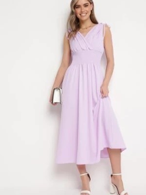 Zdjęcie produktu Jasnofioletowa Sukienka z Kopertowym Dekoltem na Cienkich Ramiączkach Rozkloszowana Lantia