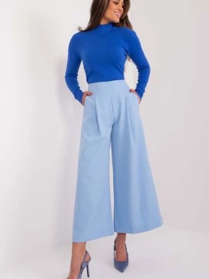 Zdjęcie produktu Jasnoniebieskie garniturowe spodnie damskie typu culotte Italy Moda