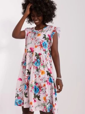 Zdjęcie produktu Jasnoróżowa sukienka w kwiaty bez rękawów RELEVANCE