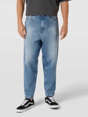 Zdjęcie produktu Jeansy o kroju loose tapered fit z wyhaftowanym logo model ‘BAX LOOSE’ Tommy Jeans