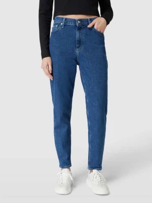 Zdjęcie produktu Jeansy o kroju mom fit z detalem z logo Calvin Klein Jeans