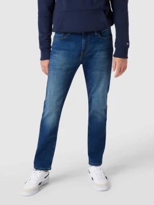 Zdjęcie produktu Jeansy o kroju relaxed straight fit z dodatkiem streczu model ‘Ryan’ Tommy Jeans
