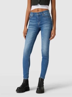 Zdjęcie produktu Jeansy o kroju slim fit z 5 kieszeniami model ‘NORA’ Tommy Jeans
