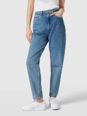 Zdjęcie produktu Jeansy z o kroju ultra high tapered mom fit z wyhaftowanym logo Tommy Jeans