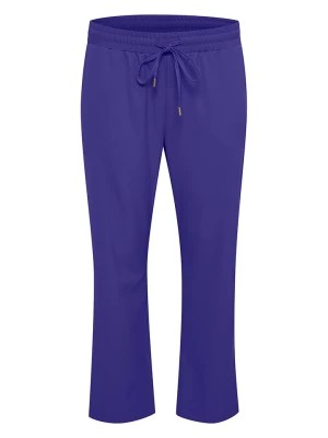 Zdjęcie produktu KAFFE curve Spodnie dresowe "Coletta" w kolorze niebieskim rozmiar: 50