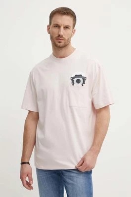 Zdjęcie produktu Karl Lagerfeld t-shirt bawełniany Dour Darcel X Karl męski kolor różowy z nadrukiem 542270.755099