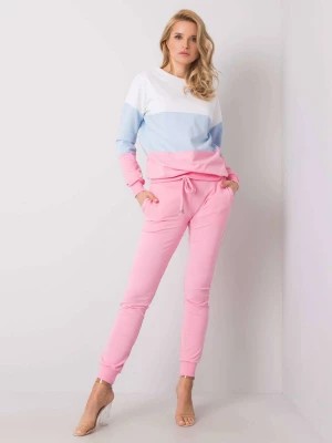 Zdjęcie produktu Komplet dresowy różowy casual sportowy bluza i spodnie dekolt okrągły rękaw długi nogawka ze ściągaczem długość długa troczki Merg