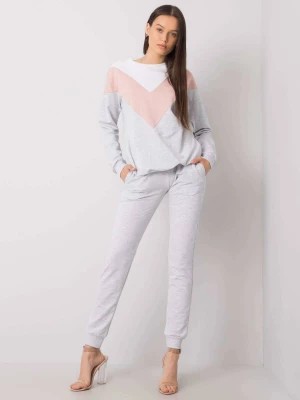 Zdjęcie produktu Komplet dresowy szaro-różowy casual sportowy bluza i spodnie dekolt okrągły rękaw długi nogawka ze ściągaczem długość długa Merg