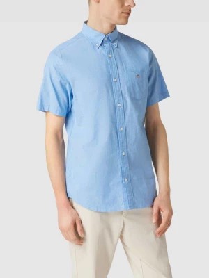 Zdjęcie produktu Koszula casualowa o kroju regular fit z kieszenią na piersi Gant
