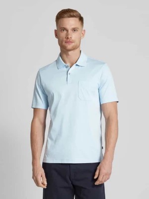 Zdjęcie produktu Koszulka polo o kroju regular fit z kieszenią na piersi maerz muenchen