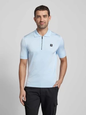 Zdjęcie produktu Koszulka polo o kroju regular fit z naszywką z logo model ‘Sayfong’ HUGO