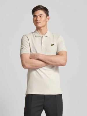 Zdjęcie produktu Koszulka polo o kroju slim fit z naszywką z logo Lyle & Scott
