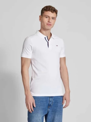 Zdjęcie produktu Koszulka polo o kroju slim fit z naszywką z logo Tommy Jeans