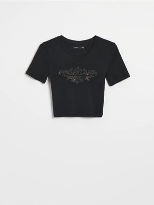 Zdjęcie produktu Krótka koszulka z błyszczącą aplikacją czarna House