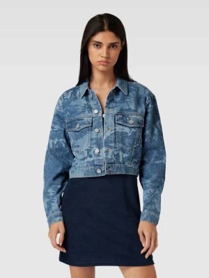 Zdjęcie produktu Krótka kurtka jeansowa ze wzorem na całej powierzchni Tommy Jeans