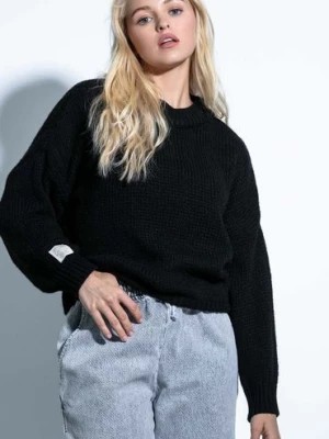 Zdjęcie produktu Krótki dzianinowy sweter damski czarny Fobya