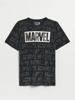 Zdjęcie produktu Luźna koszulka Marvel z nadrukiem all over czarna House