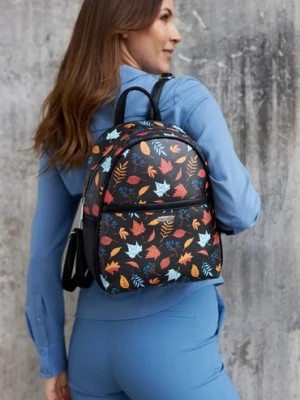 Zdjęcie produktu Miejski plecaczek damski ze skóry ekologicznej - Peterson - czarny w listki