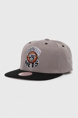 Zdjęcie produktu Mitchell&Ness czapka z daszkiem Brooklyn Nets kolor szary z aplikacją