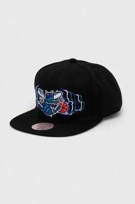 Zdjęcie produktu Mitchell&Ness czapka z daszkiem Charlotte Hornets kolor czarny z aplikacją