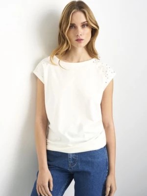 Zdjęcie produktu Mleczny T-shirt damski z aplikacją OCHNIK