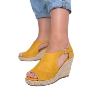 Zdjęcie produktu Musztardowe sandały na koturnie Moko żółte Inna marka