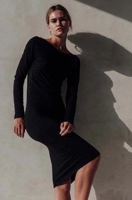 Zdjęcie produktu MUUV. sukienka BACK EN ROUTE kolor czarny midi dopasowana