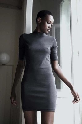 Zdjęcie produktu MUUV. sukienka MIGNON kolor szary mini dopasowana