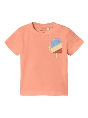Zdjęcie produktu name it Koszulka "Hikke" w kolorze pomarańczowym rozmiar: 56