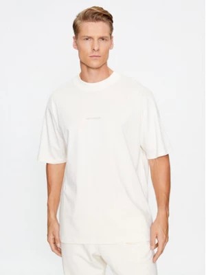 Zdjęcie produktu New Balance T-Shirt Athletics Linear T-Shirt MT33560 Beżowy Regular Fit